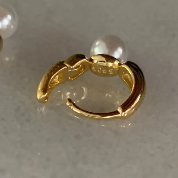 Gold Chunky Pearl Huggie Hoop Earrings Brand New - Picture 4 of 5